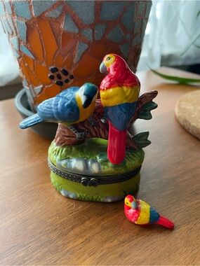 Colorful Ceramic Parrot Jewelry Trinket Box - with Baby Parrot. 🦜